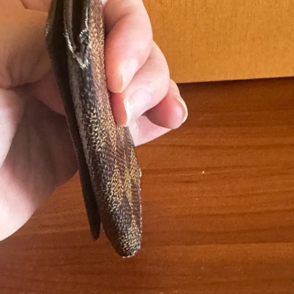 Louis Vuitton Damier Ebene Brown Checkered Key Holder Men or Women - Picture 13 of 16